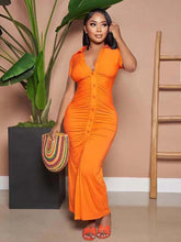 Gerüschtes langes Kleid